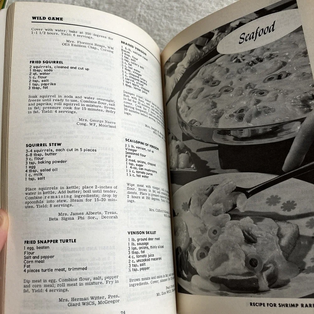 IOWA MEATS Cookbook Vintage Favorite Recipes Edition 1966 Farmhouse Wild Game‎